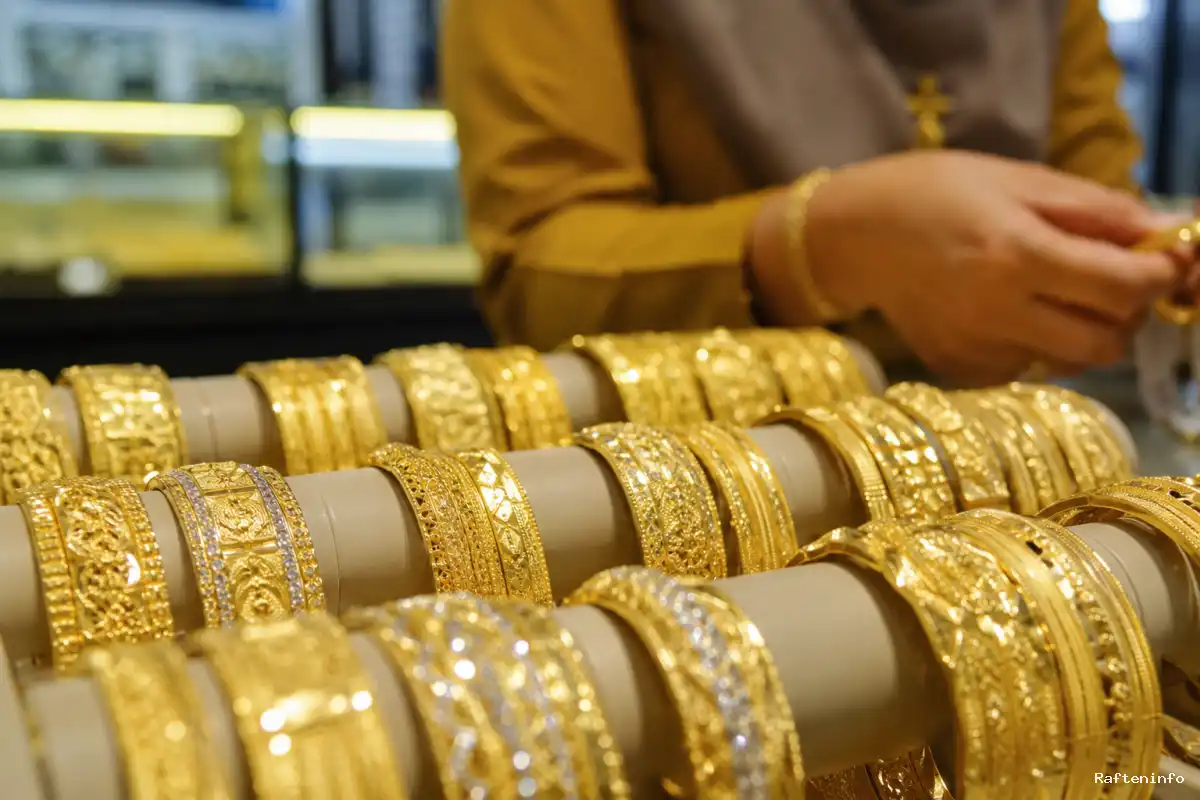 Harga Emas Perhiasan Hari Ini 14 Agustus 2026 Turun
